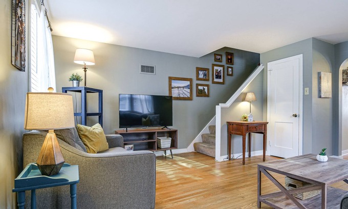 Lancaster House | Cozy Lancaster Getaway ~ 8 Mi to The Amish Village