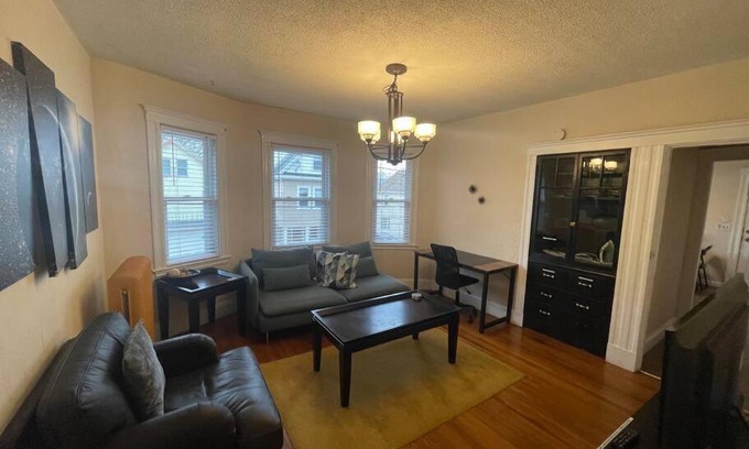 South Medford House | Cozy Large House close to TUFTS/Harvard/MIT 4BR