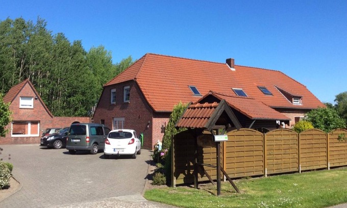 Moorweg Apartment | Cozy large vacation apartment, pet friendly, ideal f. Children,
