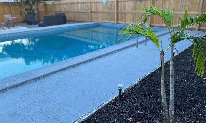 Cypress Gardens House | Cozy Legoland Guest House with Pool