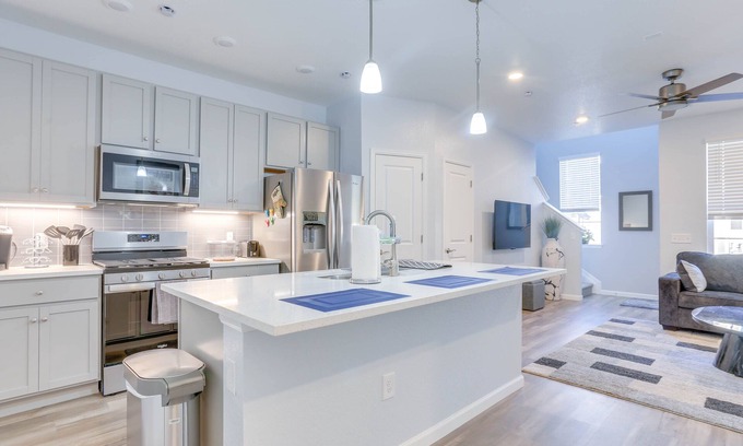 Westridge House | Cozy Littleton Townhome, Near Golfing & Hiking!