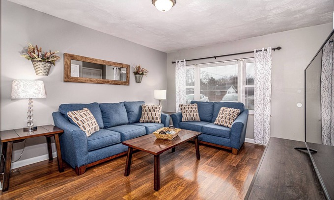 Jefferson City Apartment | Cozy Living 5 Min to Cherokee Lake & C-N Univ