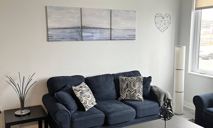 Midtown Apartment | Cozy Living