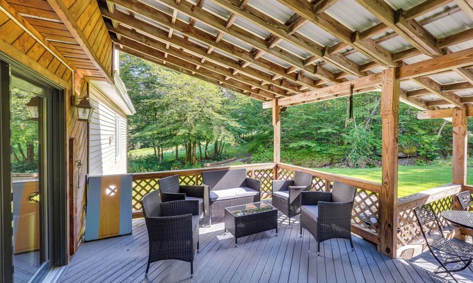 Livingston Manor House | Cozy Livingston Manor Home w/Wood-Burning Stove!