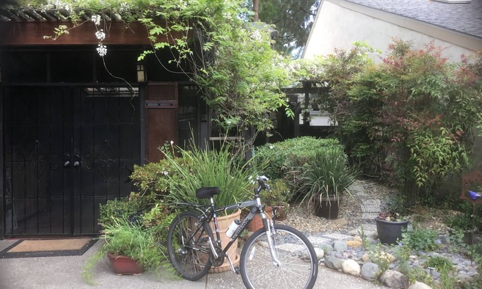 Covell Park House | Cozy Location, close to the University and shopping , by the Greenbelt park