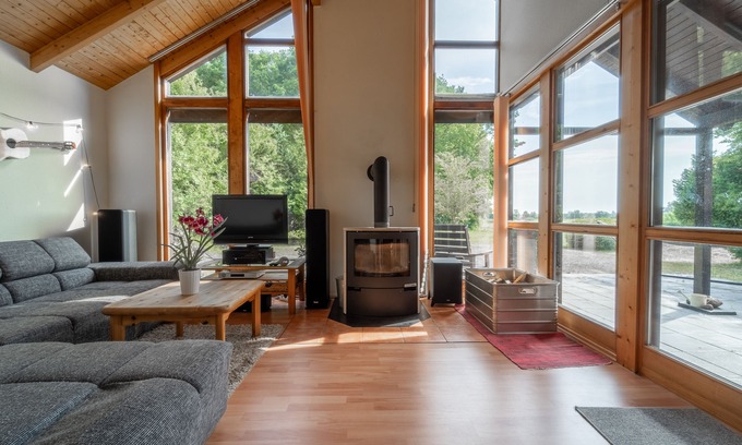 Erfde Cabin | Cozy lodge on the Eider :) with 90 square meters
