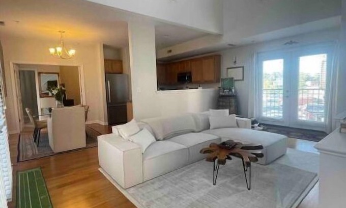 Prospect House | Cozy Loft with Ample Sunlight