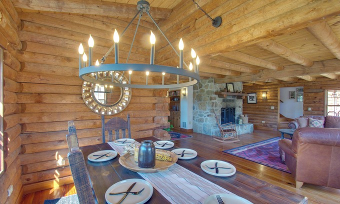 Ruckersville Cottage | Cozy Log Cabin Getaway w/Fire Pit + 3 Acres!