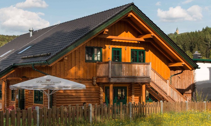 Augustusburg Apartment | Cozy log cabin - vacation apartment sunset in the Erzgebirge with balcony