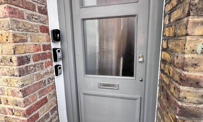 Coppetts Apartment | Cozy London Apartment with Great Location