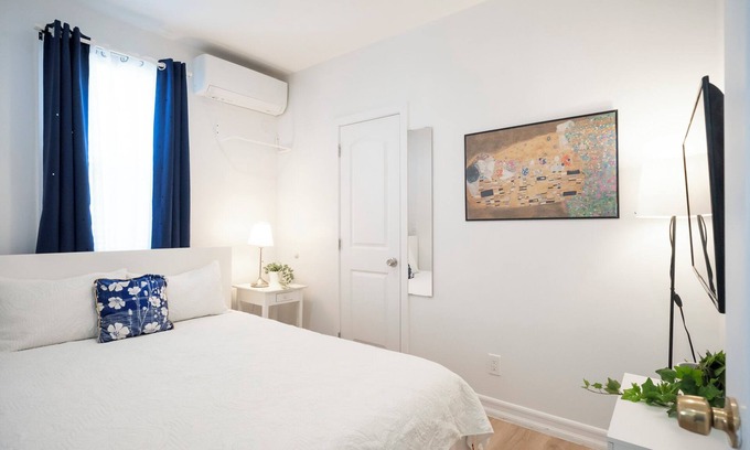 Queens House | Cozy, Luxury 1-2 Bedroom Townhome by Main Street in Charming Flushing, NY.