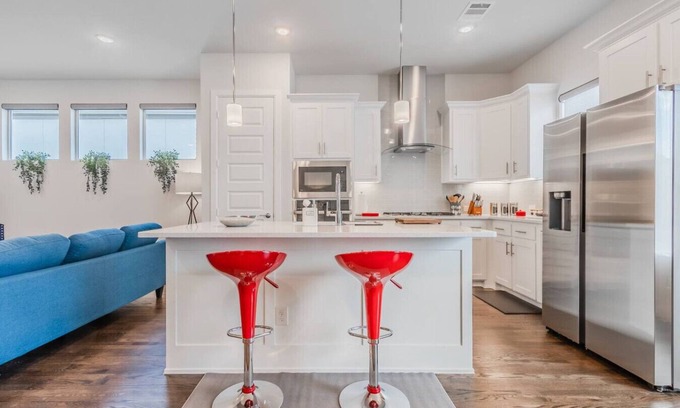 Legacy Park House | Cozy Luxury Corporate Housing