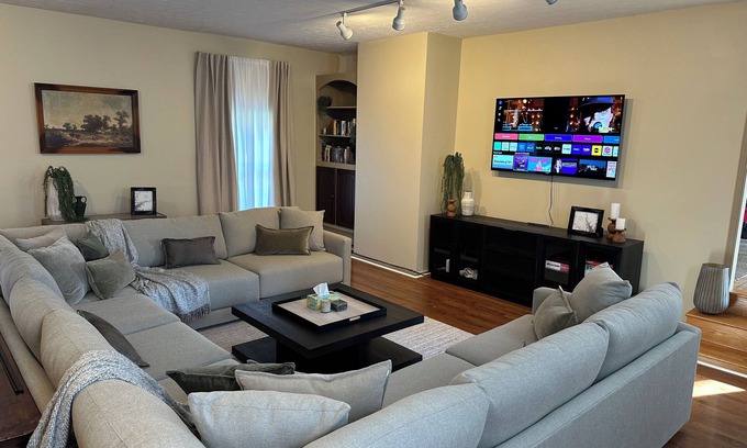 Linden House | Cozy Luxury, Meet Not Your Typical Cuties Cabin, a Secluded Retreat in Linden VA