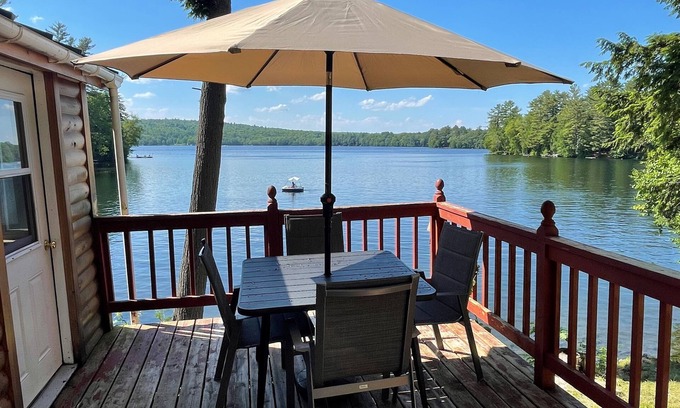 Oakland Cabin | Cozy Maine Lakefront Cabin near Colby College