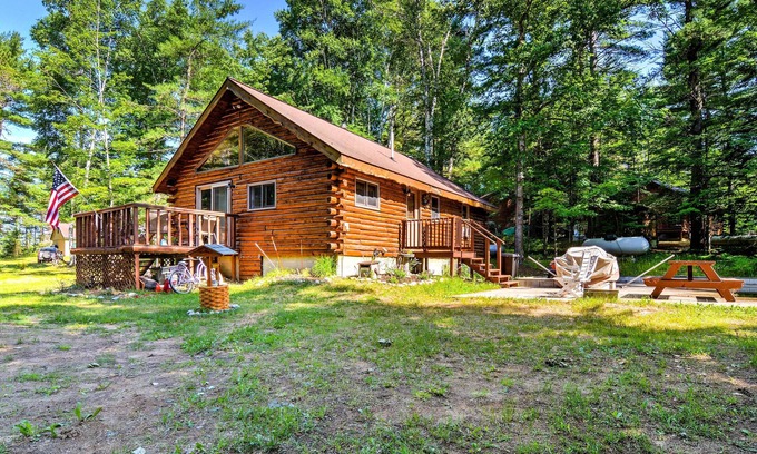 Steuben Cabin | Cozy Manistique Cabin w/Deck, Grill & Fire Pit!