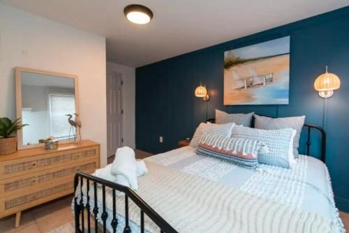 Margate City House | Cozy Margate Cottage - 3 blocks to the Beach!