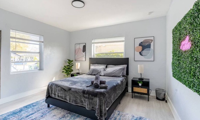 Pinewood Apartment | COZY MIAMI HOME NEAR DOWNTOWN/WYNWOOD/DESIGN DISTRIC