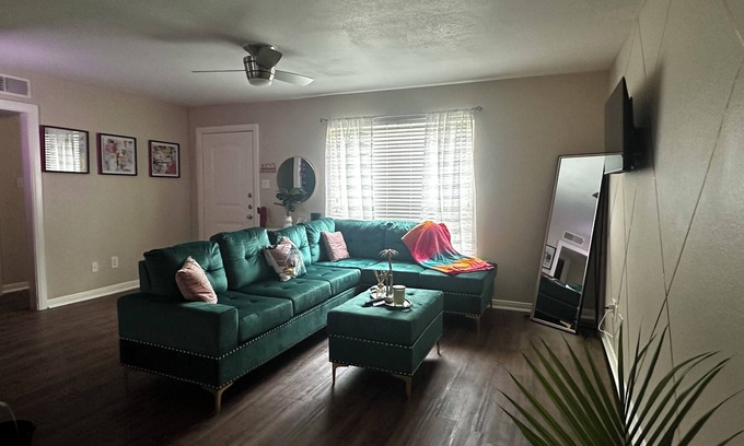 North Houston Apartment | Cozy Miami Nights 2-bedroom apartment in enjoyable Houston