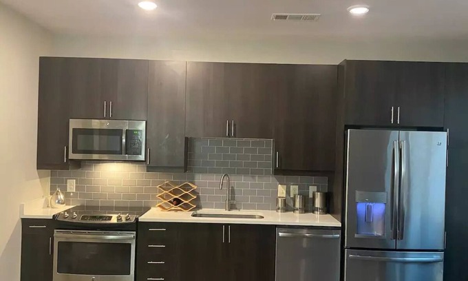 Sandy Springs Apartment | Cozy Mid-Rise Suburb of Atlantan