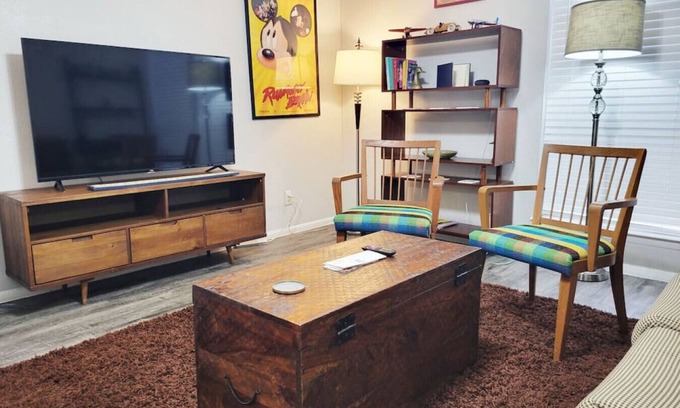Government Hill Apartment | Cozy Midtown Apartment, King Bed