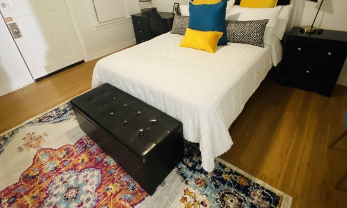 Midtown House | Cozy Midtown Cottage