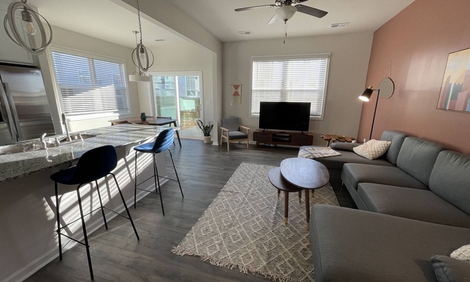 Lake Norman of Catawba House | Cozy Modern 3 Bed Townhome Near Lake Norman and Shopping