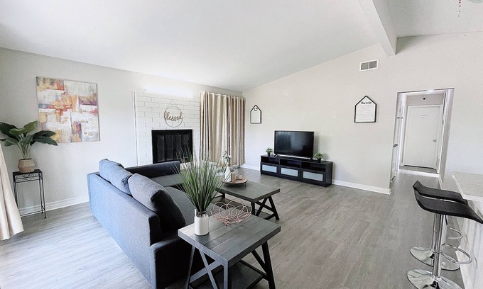 El Cajon House | Cozy, Modern and Spacious 3-Bedroom Home