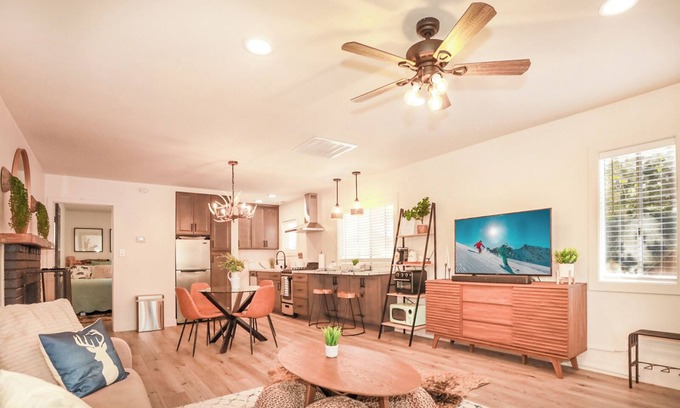 Big Bear Lake Cabin | Cozy Modern Cabin Near Lake, Spa, Village, & Ski Slope