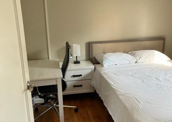 East Orange House | Cozy Modern Condo