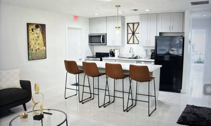 Clermont House | Cozy modern cottage