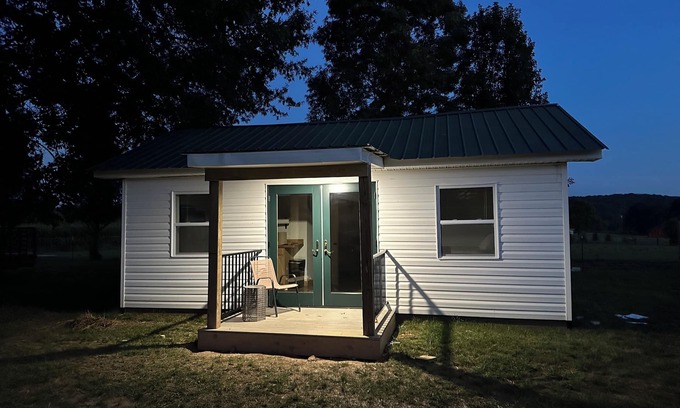 Scotts Apartment | Cozy, modern day tiny house.