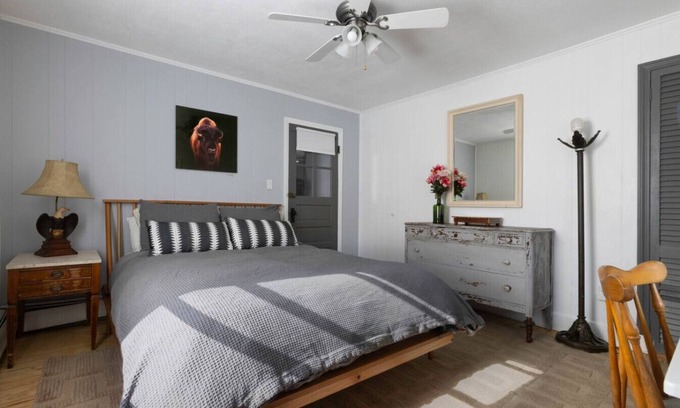 Northwest Harwinton Apartment | Cozy Modern Farmhouse Private 2 Bdrm Apartment