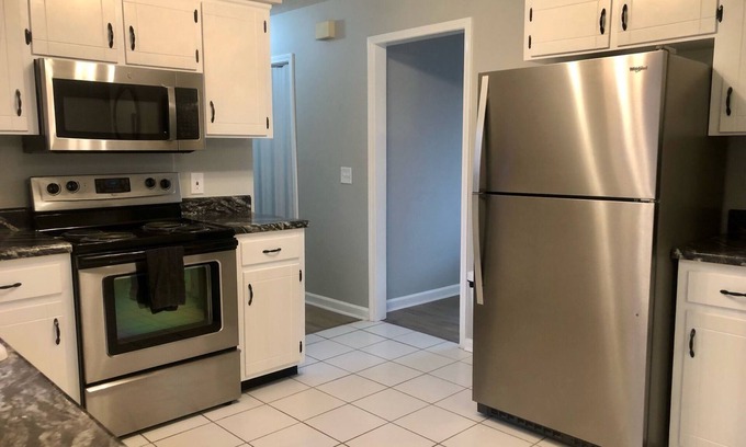 River Trace House | Cozy Modern Hideaway near Opryland, E Nashville
