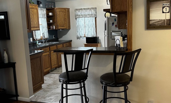 Grand Forks House | Cozy/Modern Home close to pool/park, quick Uber to downtown or the Univeristy
