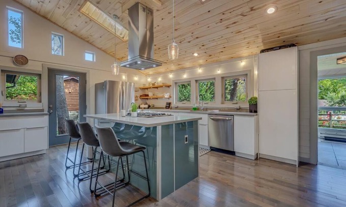 Glenwood Springs House | Cozy Modern House seconds from Roaring Fork River