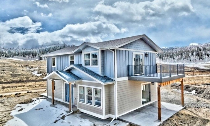 Indian Mountain Cabin | Cozy Modern Mountain Cabin
