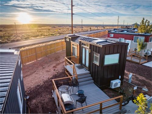 Apple Valley House | Cozy modern tiny home near ZION & private deck