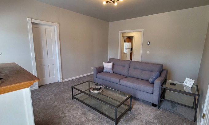 Willmar Apartment | Cozy Modern Upstairs Apartment