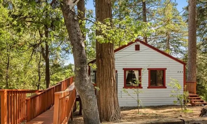 Arrowhead Villas Cabin | Cozy Mountain Cabin with Lake Views & Private Deck