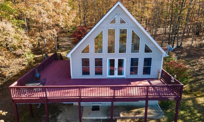 Great Cacapon Cabin | Cozy Mountain Cabin with Breathtaking Views