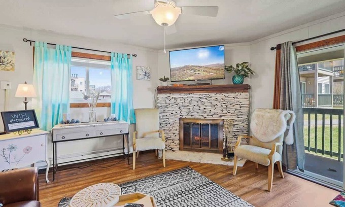 Banner Elk Condo | Cozy Mountain Condo at Pinnacle Inn