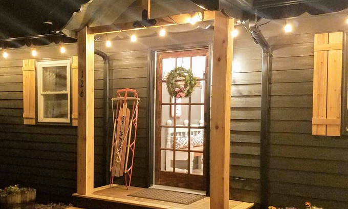 Seven Devils House | COZY Mountain Cottage! BEAUTIFUL VIEWS! HAWKSNEST/OTTER FALLS!