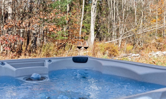 Haines Falls Cottage | Cozy Mountain Getaway | Hot Tub | Grill | Fire Pit | 5 Min to Kaaterskills Falls