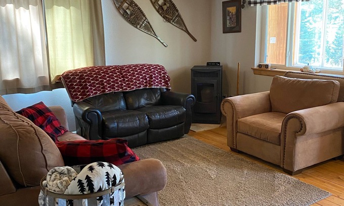 Jemez Springs House | Cozy mountain hideaway near Valles Caldera