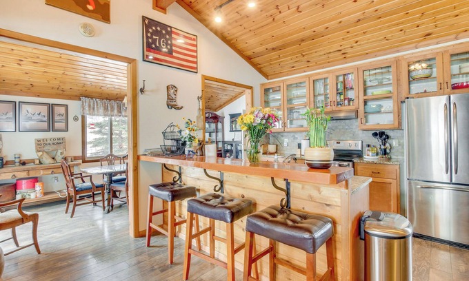 Thayne House | Cozy Mountain Home on 10 Acres w/Fire Pit + Games