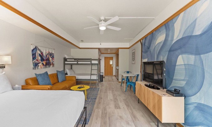 Mountain House Condo | Cozy Mountain Studio Steps from the Base – Stylishly Furnished Escape!