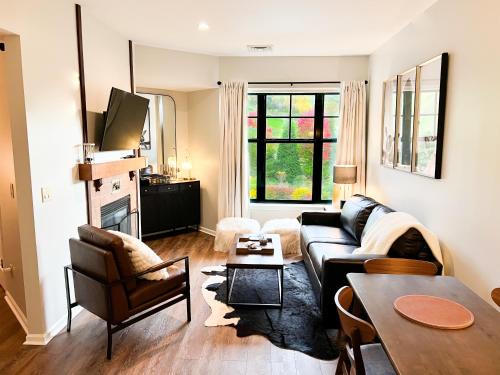 Vernon Hotel | Cozy Mountain View Condo