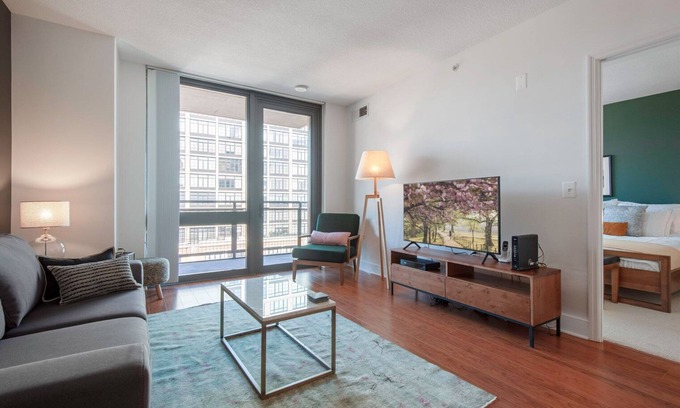 Mount Vernon Triangle Apartment | Cozy Mt. Vernon 1BR w/Gym, Pool close to Convention Center by Blueground