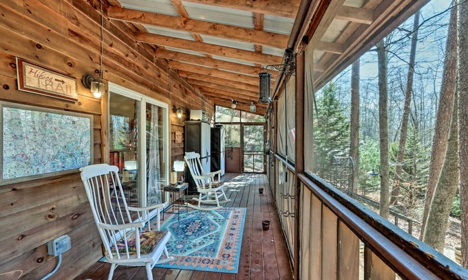 Murphy Cabin | Cozy Murphy Cabin w/Fire Pit + Deck