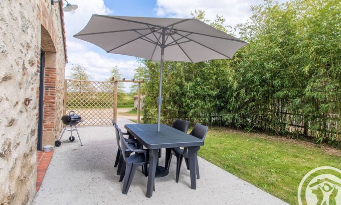 Saint-Christophe-du-Bois Cottage | Cozy Nature Retreat Between Cholet and Puy du Fou - Terrace, BBQ, Accessible, Sleeps 4